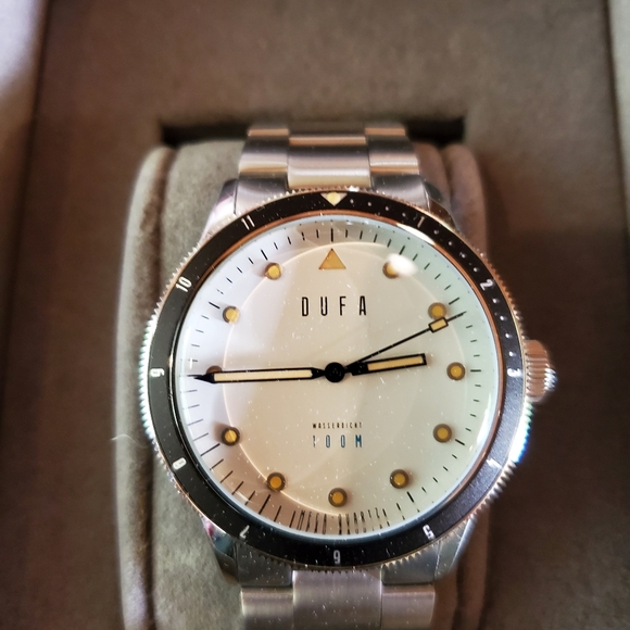 Watch - Picture 2 of 3